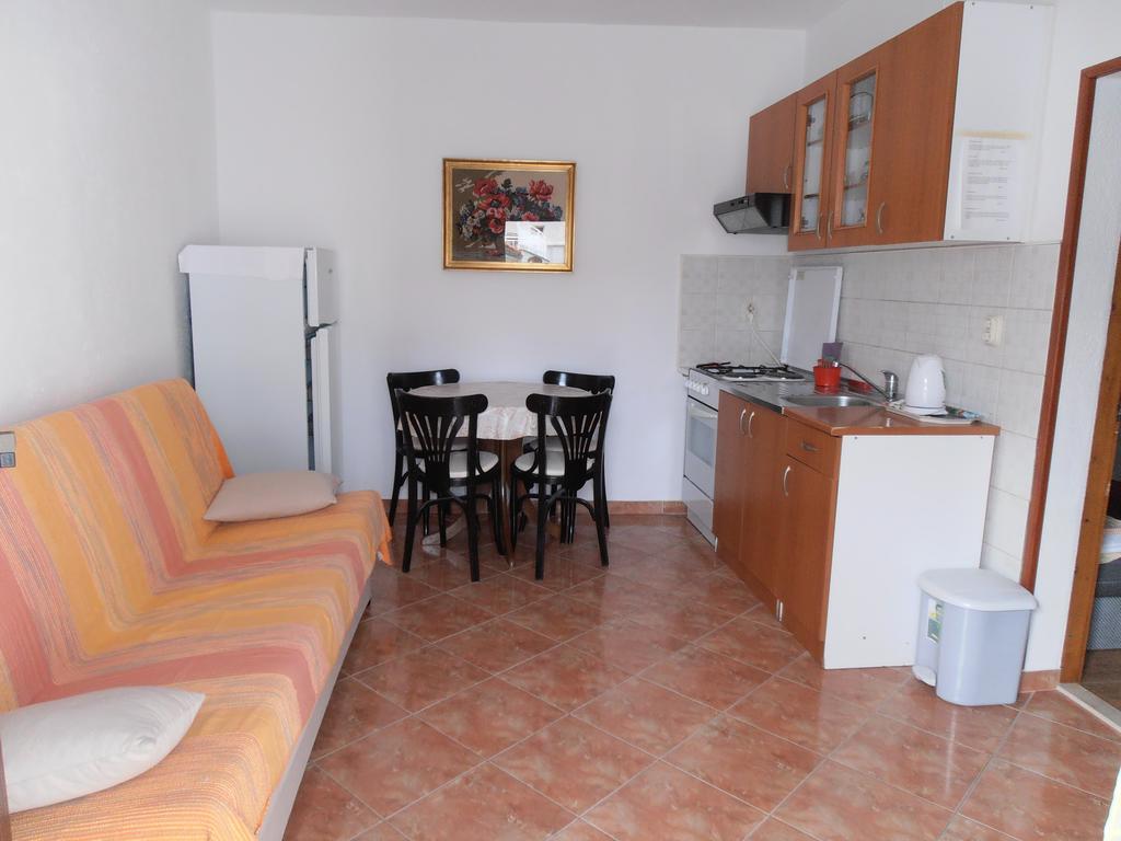 Apartment Perović Baska Voda Bagian luar foto