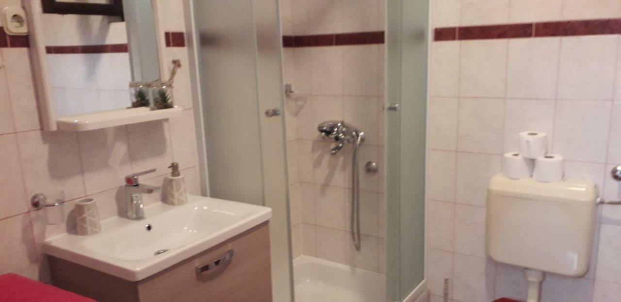 Apartment Perović Baska Voda Bagian luar foto